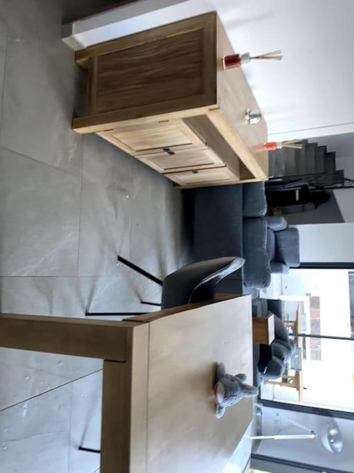 Magnifique Villa Avec Piscine กรองด์เบย์ ภายนอก รูปภาพ