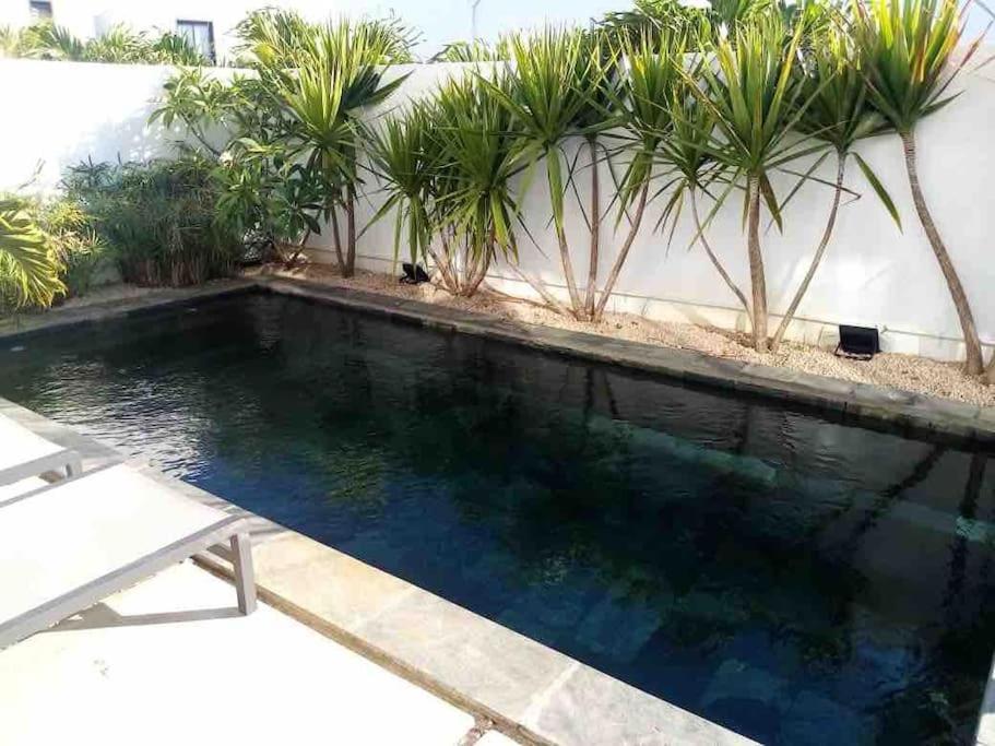 Magnifique Villa Avec Piscine กรองด์เบย์ ภายนอก รูปภาพ