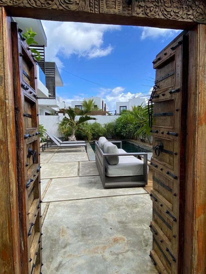 Magnifique Villa Avec Piscine กรองด์เบย์ ภายนอก รูปภาพ